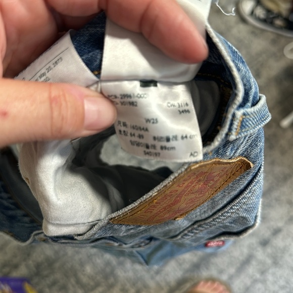 Levi’s Jean shorts - Picture 3 of 3